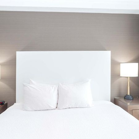 Sandman Hotel Abbotsford Airport Exteriér fotografie